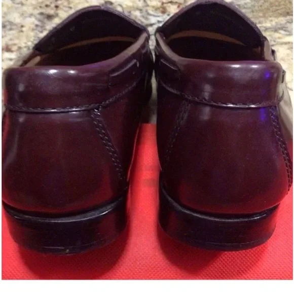Women’s G.H. Bass Burgundy oxblood Weejun Loafers tassel and kilt 7 Wide - Picture 9 of 13